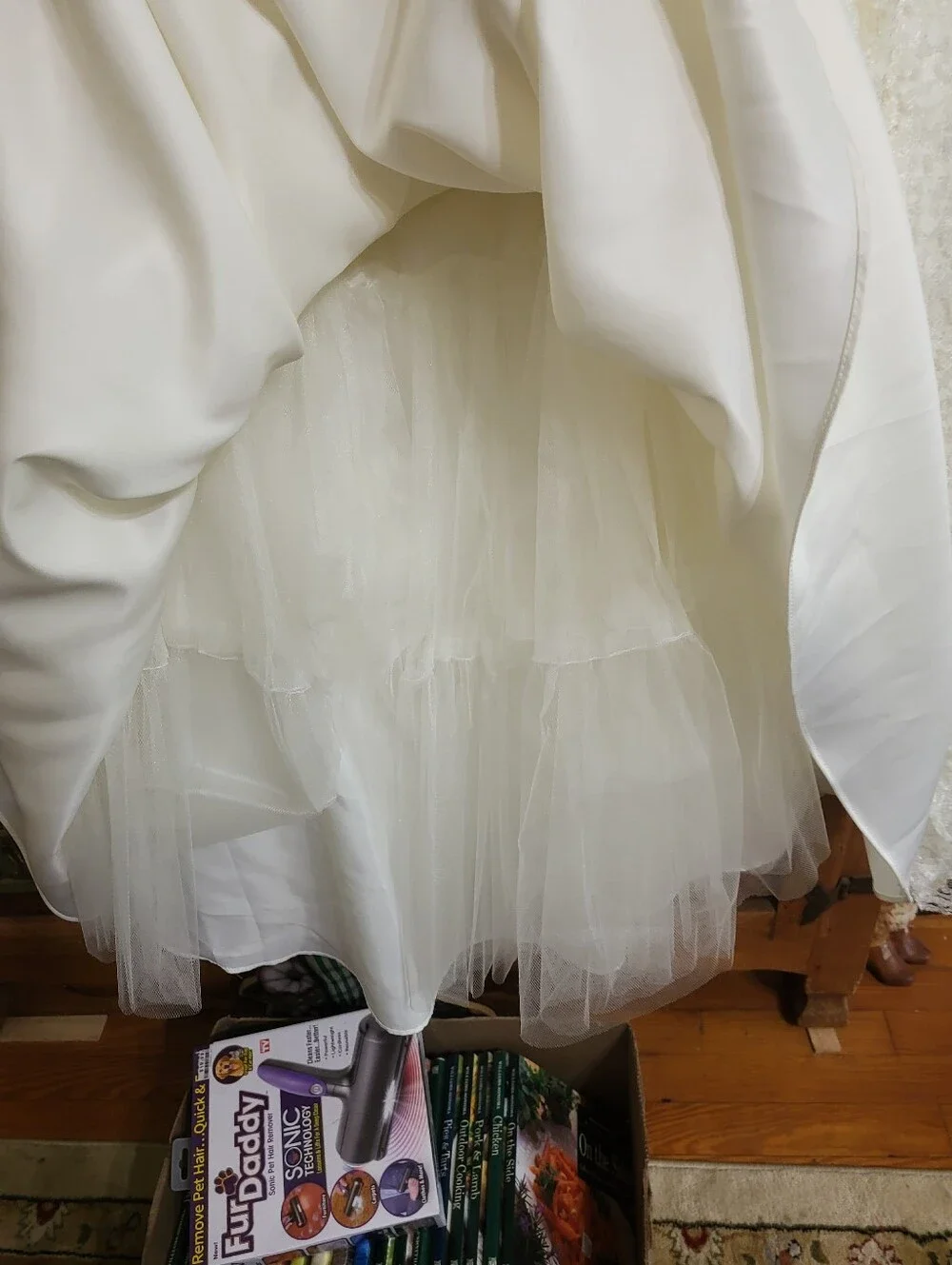 David's Bridal Lace A-Line Wedding Dress With Delicate Cap Sleeves Top - Picture 5 of 10